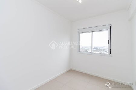 Apartamento com 3 quartos e 69m² para alugar em Vila Ipiranga, Porto Alegre. - Foto 2