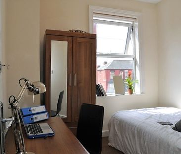 4 Bed Terraced House, Moseley Road, M14 - Photo 3