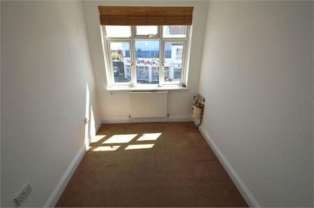 3 bedroom flat to rent - Photo 3