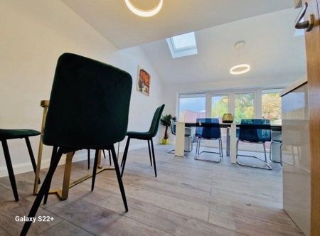 4 bedroom house of multiple occupation to rent - Photo 3