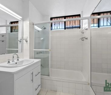 Modern 2-Bedroom Unit in the Heart of Clayfield - Photo 5