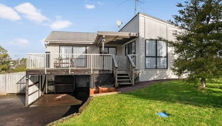 Sunny 3 Bedroom Home in Totara Vale – Great Location - Photo 4