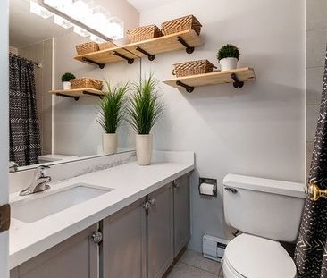 For Lease - 2056 Marine Drive Unit# 7, Oakville, Ontario - Photo 1