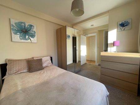 1 bedroom in a house share to rent - Photo 5