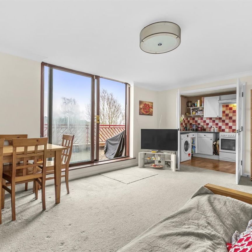 Ripley Close, High Wycombe - Photo 1