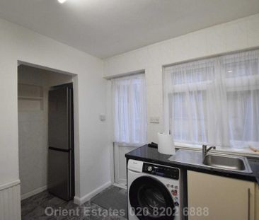 3 bedroom end of terrace house to rent - Photo 4
