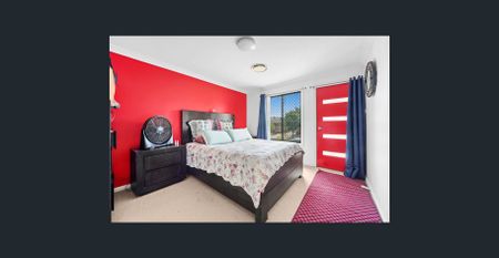 Family House For Rent// Walk to station // walk to shops - Photo 4