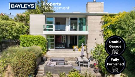 Architectural Masterpiece Overlooking the Lagoon - Photo 5