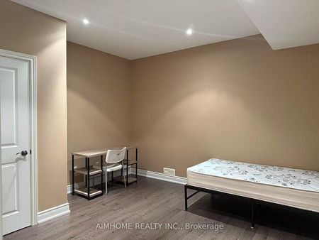 For Lease - 54 Lake Forest Drive, Richmond Hill, Ontario - Photo 2