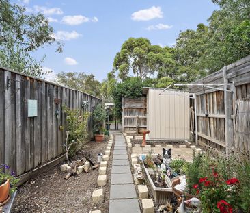 12 White Close, Lilydale - Photo 3