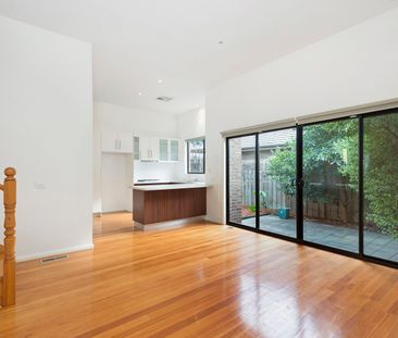 2/7 Mutual Road, Balwyn North VIC 3104 - Townhouse For Rent | Domain - Photo 5
