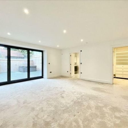 5 bedroom detached house to rent - Photo 1