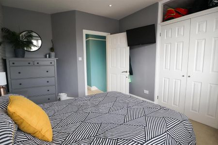 Mildenhall Drive St. Leonards-On-Sea TN37 7EE - Photo 5