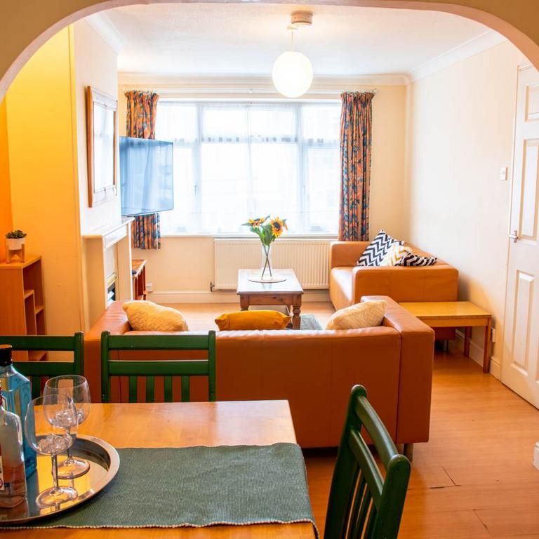 6 bedroom house to rent - Photo 1