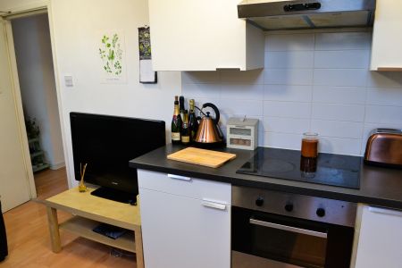 2 Bedroom Apartment - Photo 2