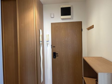 Do wynajęcia kawalerka po generalnym remoncie. - Фото 2