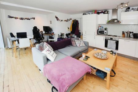 2 bedroom flat to rent - Photo 4