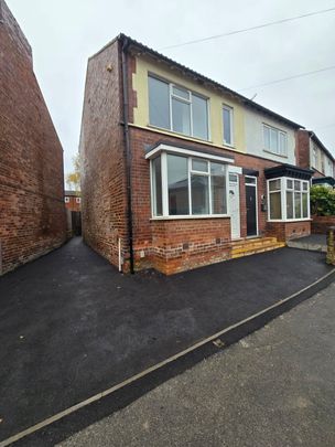 Little Hallam Lane, Ilkeston, Derbyshire, DE7 - Photo 1
