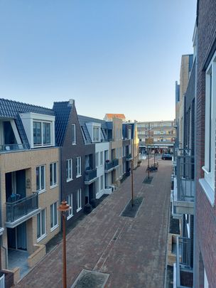 Te huur: E.E. Van Der Laanstraat 42, 2231 JR Rijnsburg - Photo 1