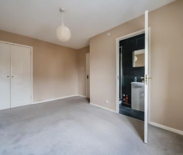 3 bedroom link detached house to rent - Photo 5