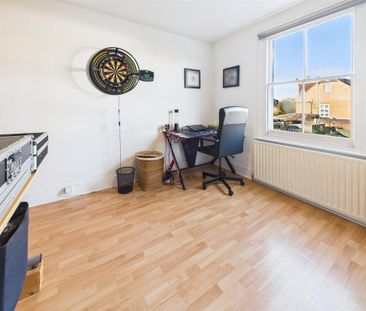 2 bedroom end of terrace house to rent - Photo 4