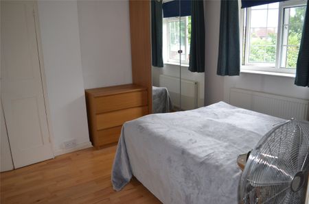 Blanchland Road, Morden, SM4 - Photo 2