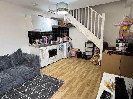 1 bedroom flat to rent - Photo 3