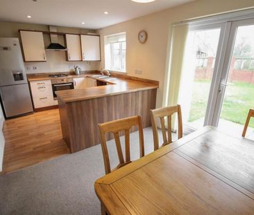 4 Bedroom House - Photo 5