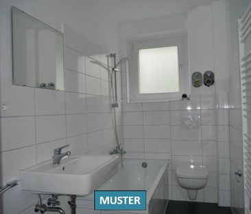 Auf gute Nachbarschaft: Frisch sanierte 3-Zimmer-Wohnung - Photo 1