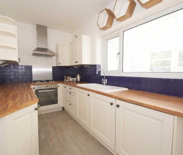 2 bedroom end of terrace house to rent - Photo 6