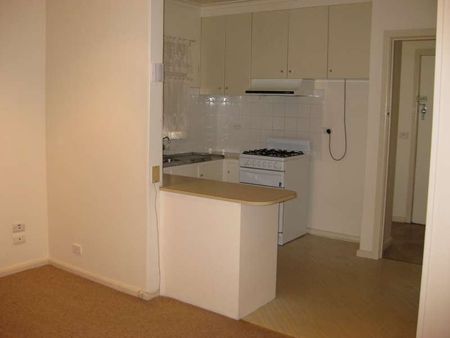 3 Overman Court, Essendon VIC 3040 - Photo 2