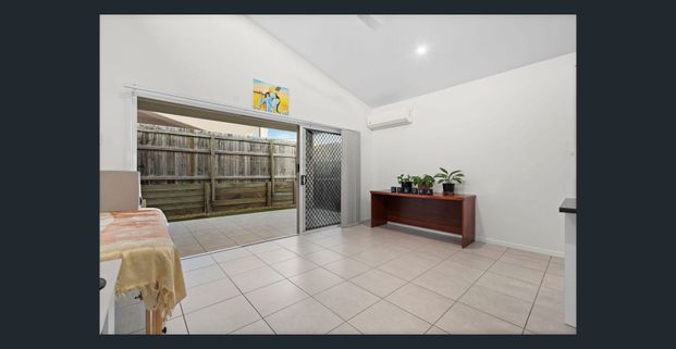 Spacious Contemporary Home - Photo 1