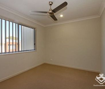 Spacious Townhouse - Photo 3