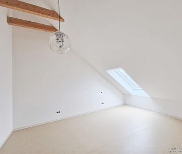 Moderne Dachgeschosswohnung mit Aufzug, Fußbodenheizung & Tiefgarage - Photo 1