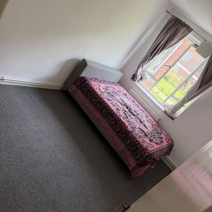 Room in a Shared Flat, Vermont Road, SW18 - Photo 1