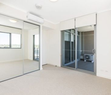 Stunning Richmond Quarter Apartment - Photo 5