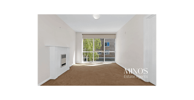 Spacious & Light Filled Apartment - Photo 1