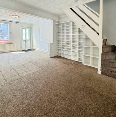 Flat to rent - Thorold Road, Chatham, ME5 - Photo 1