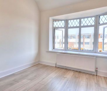 3 bedroom flat to rent - Photo 2