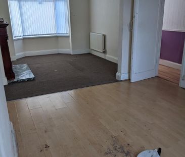 3 bedroom terraced house to rent - Photo 2