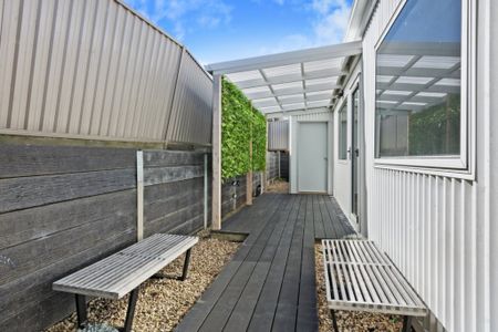 Modern Family Home Located in Popular Ballarat North - Photo 2