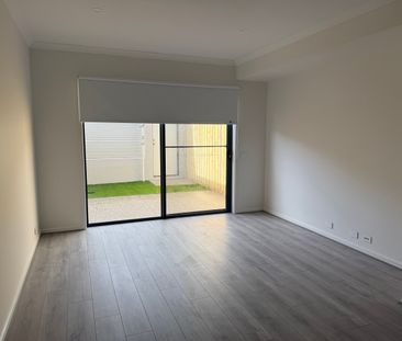 Perfect Location ** Apply for this property now ** - Photo 4