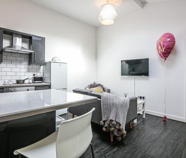 2 bedroom flat to rent - Photo 1