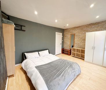 Room in a Shared Flat, Plough Way, SE16 - Photo 1