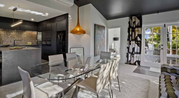 Sunny Kelvin Heights - Photo 1