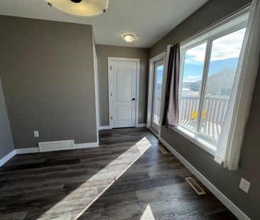 Beautiful 4 Bed 3.5 Bath Full House in Timberlands - Photo 3