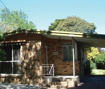 Comfortable Family Home in Prime Glen Waverley Location - Photo 2