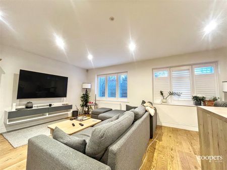 2 bedroom apartment - Photo 4