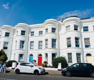 2 bedroom flat to rent - Photo 2