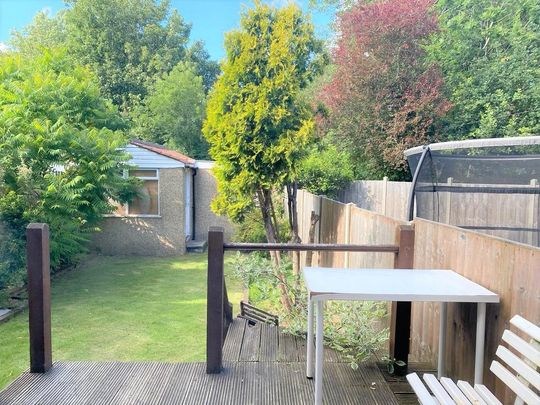 1 bedroom in a house share to rent - Photo 1